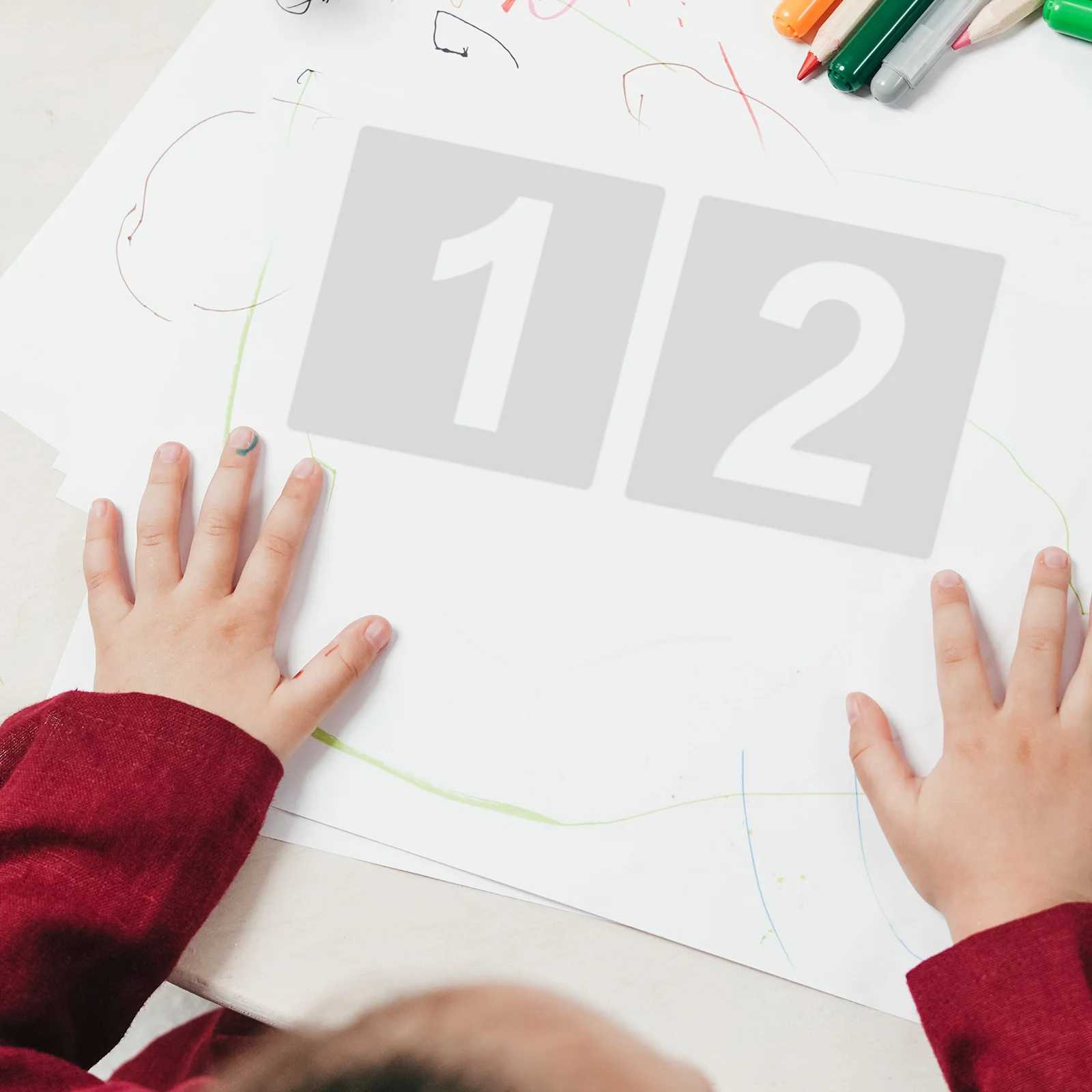 مجموعة واحدة من استنسل أرقام الأبجدية ذاتية الصنع بأحرف إنجليزية قوالب بلاستيكية فارغة قابلة لإعادة الاستخدام للرسم والتعلم المنزلي للمدرسة