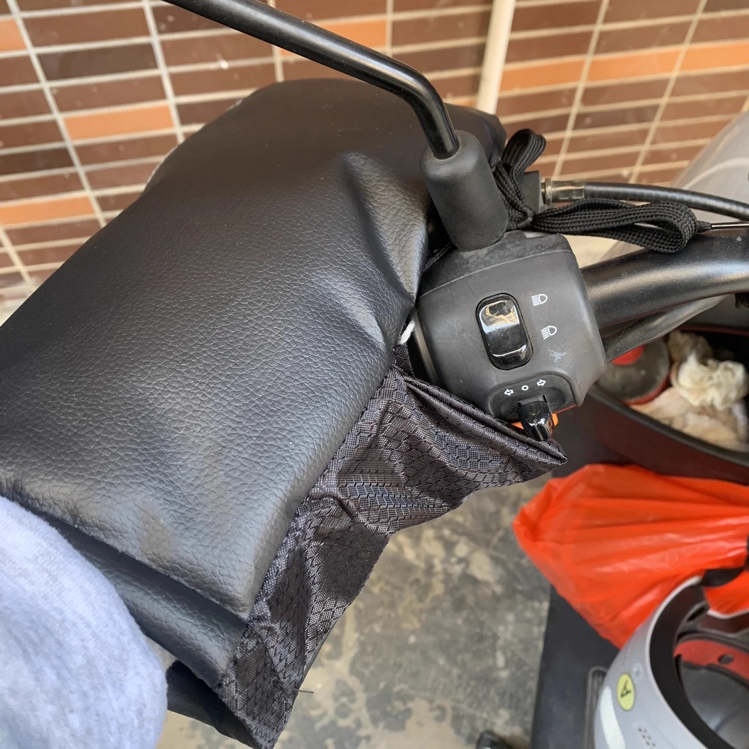 Thumbnail 4 - #23 Best Comfort Cycling Gloves to Buy In 2026