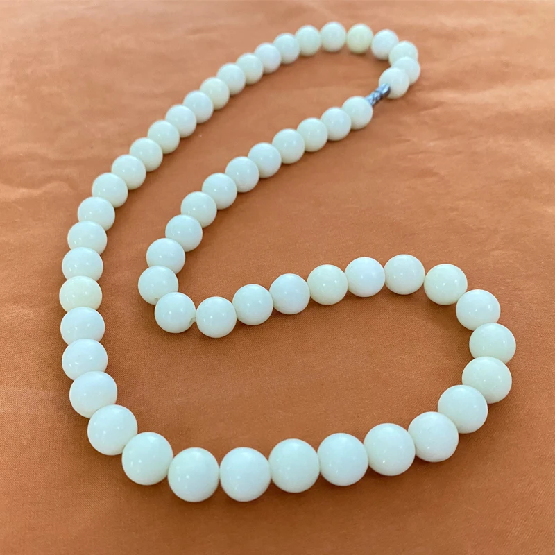 

Элегантное белое ожерелье Moonlight с натуральным нефритом