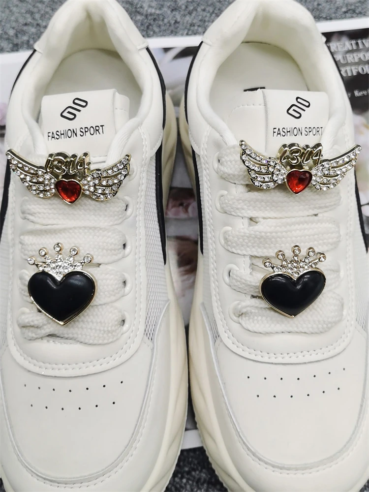2 Stück Herz-Pfeil Schnürsenkel-Anhänger ABS Strass-Schnallen-Dekorationen DIY Bling Flügel Schnürsenkel-Clips Zubehör Passend für Damen-Sneaker – Detail 8