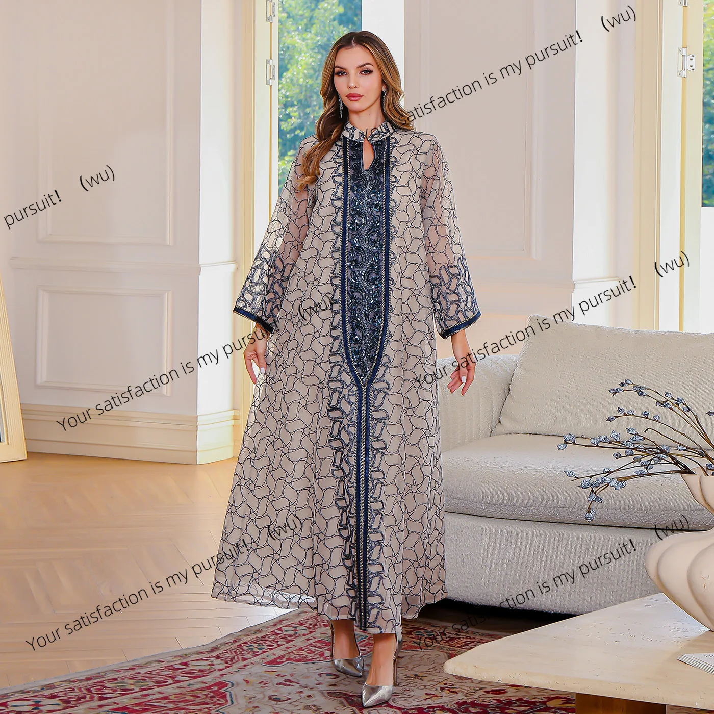 Jubah bersulam baru. Gaun malam mewah ringan elegan berlengan panjang model Dubai