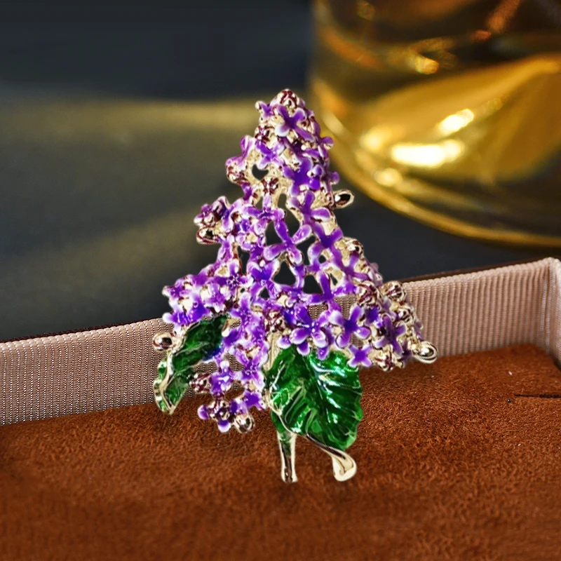 

Trend Handmade Enamel Purple Lilac Brooch High-end Atmosphere Romantic Drop-oil Flower Broche for Women Dress Corsage Accessori