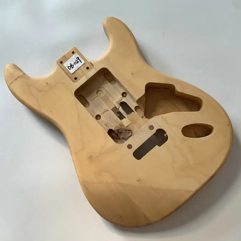 

DB029 Stock Item ST Модель Корпус электрогитары Свободный стиль Звукосниматели Тремоло без красок Гитары DIY Запчасти Аксессуары для гитары