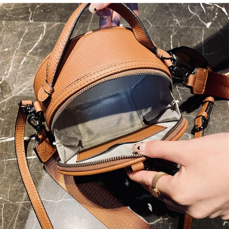 Imagem -06 - Bolsa Crossbody Casual de Couro Genuíno para Mulheres Bolsa de Luxo Pequena Marca de Moda Tendências Bolsa de Ombro Nova 2023