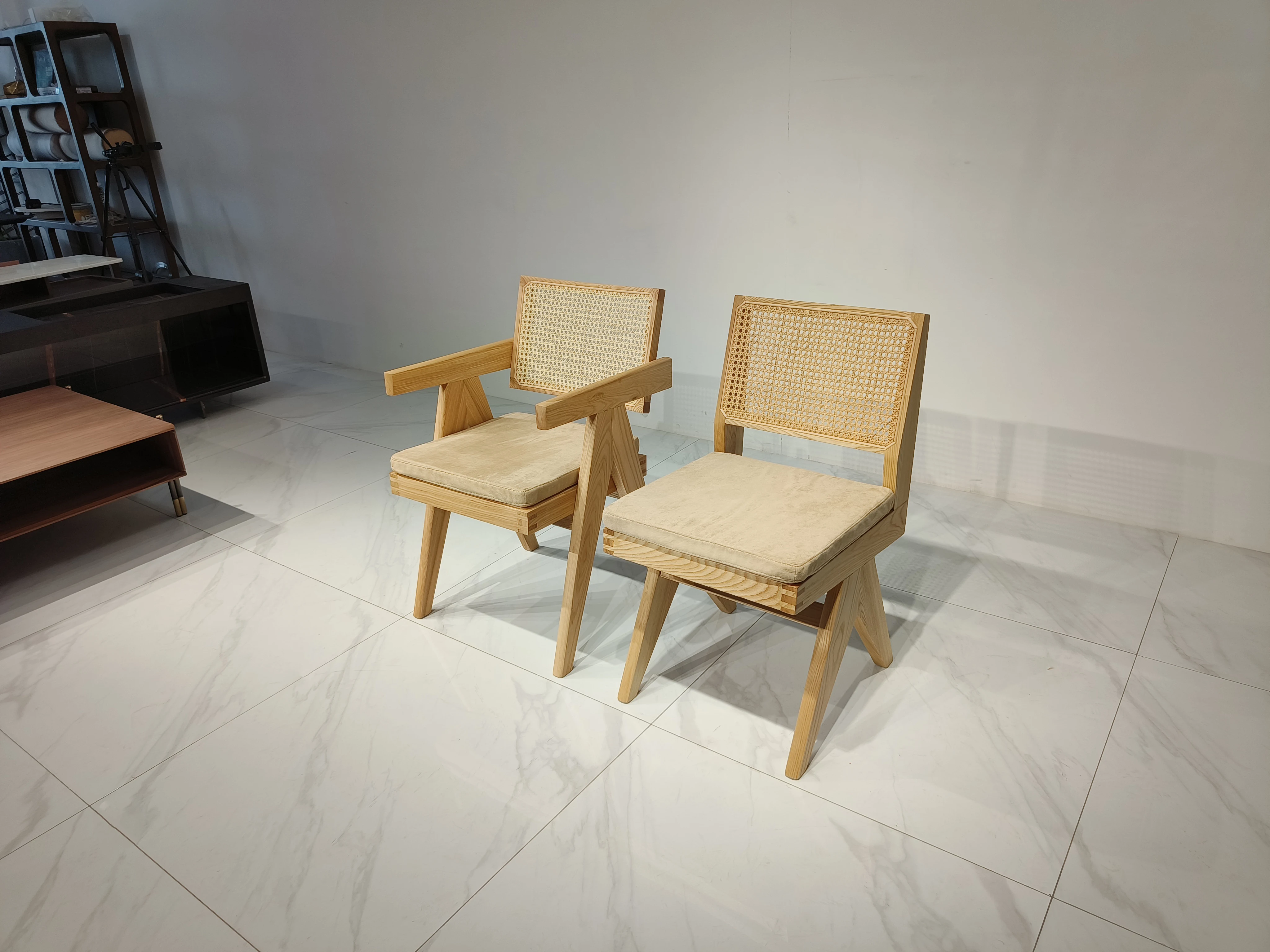 مخصص الشمال فندق مقهى الراقية كراسي مطعم أسود بني اللون قصب كراسي تناول الطعام الخشبية