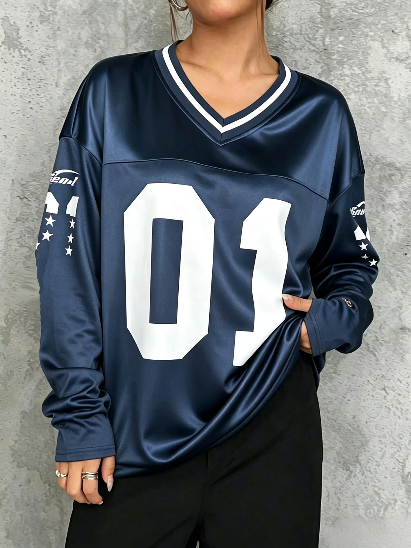 Herren Damen Vintage Langarm Oversized T-Shirt mit Nummer 01 Aufdruck, V-Ausschnitt, Modisches Sportliches Loose-Fit Streetwear Casual Oberteil – Detail 8