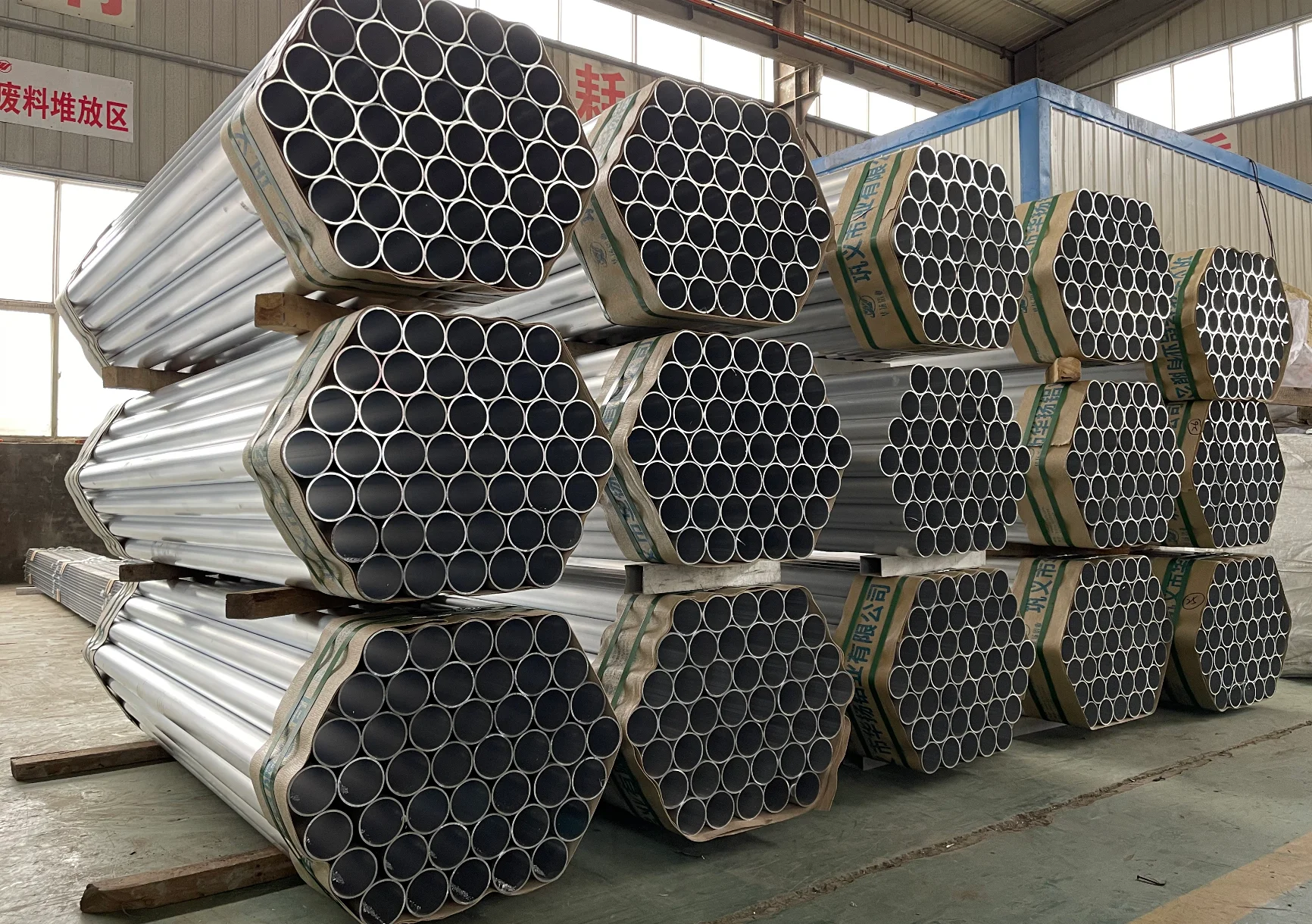 Factory T5 T6 6061 aluminum wall angle square round I shape aluminum rail  wood grain custom extrusion aluminum  profile