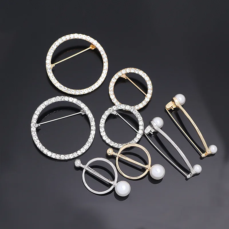 Rhinestone Buckle Pearl Brooches for Women Alloy Simple Heart Round Accessories Clothing Jewelry Weddings Party Casual Pins