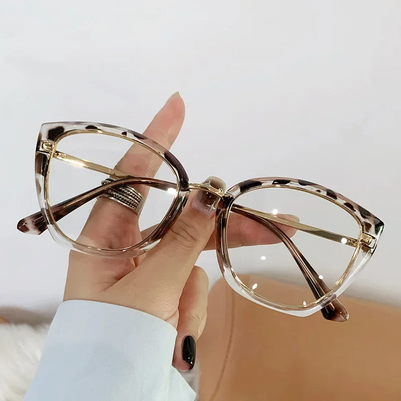 Fashion Durable Blue Light Blocking Women Cat Eye Triangle Metal Frame Glasses Female Anti Radiation Protection Eyeglasses