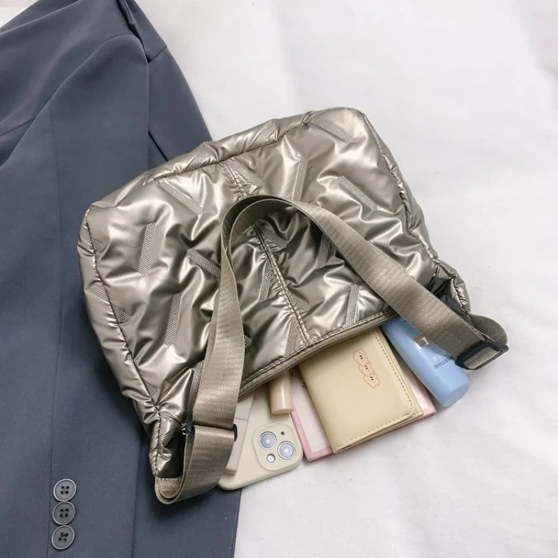 

Кожаная сумка-тоут с бахромой для женщин в богемном шикарном стиле и элегантным механизмом