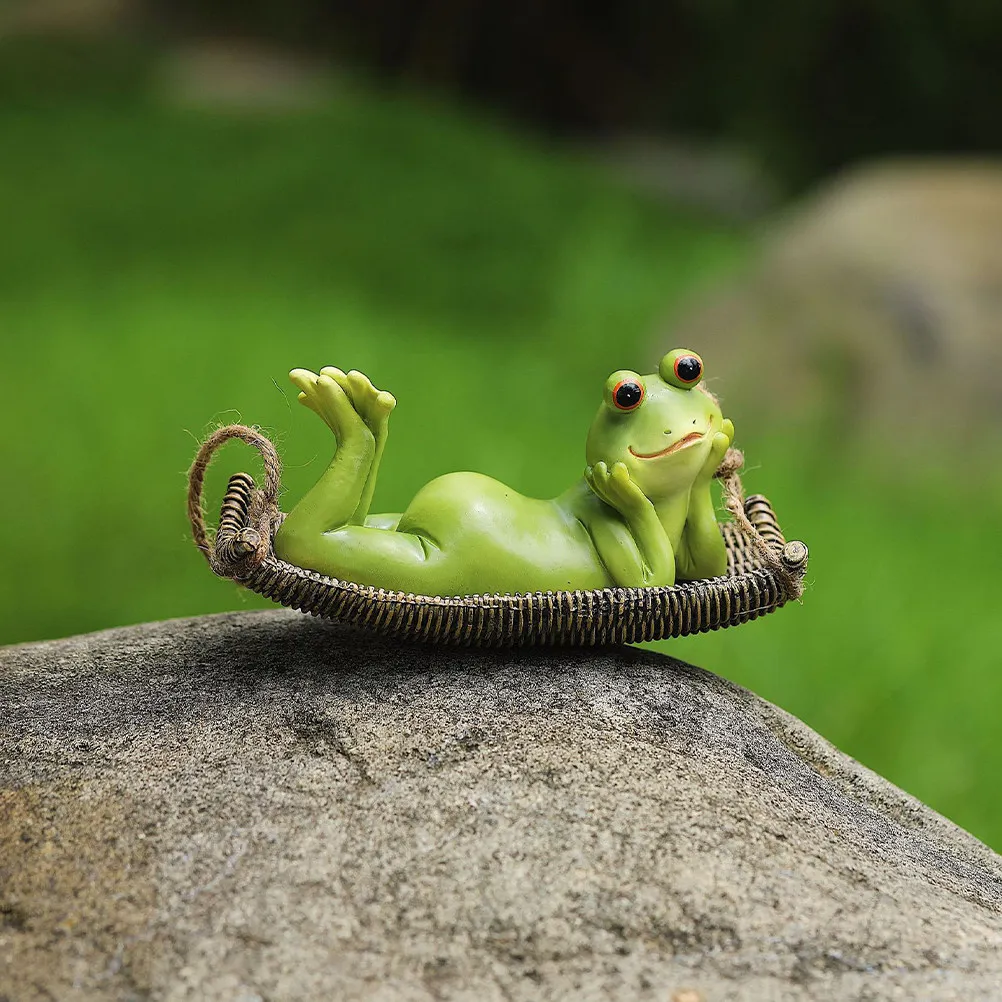 

Подвесная статуэтка лягушки из смолы для сада и двора, очаровательное украшение в виде животного, элегантный дизайн, гладкая текстура