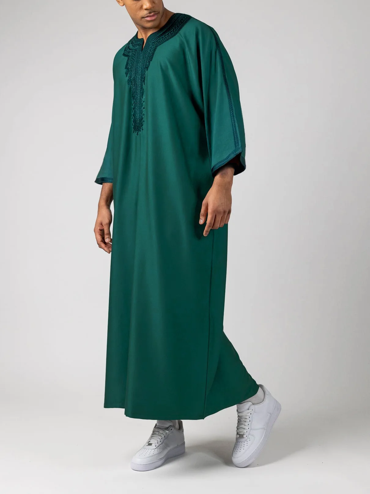 2025, High-End-Dubai-Muslim, mittlere Ärmel, Seil-Stickerei, ethnischer Stil, marokkanische Herren-Robe, Seitentasche, Dubai, Luxus, Islam, elegant