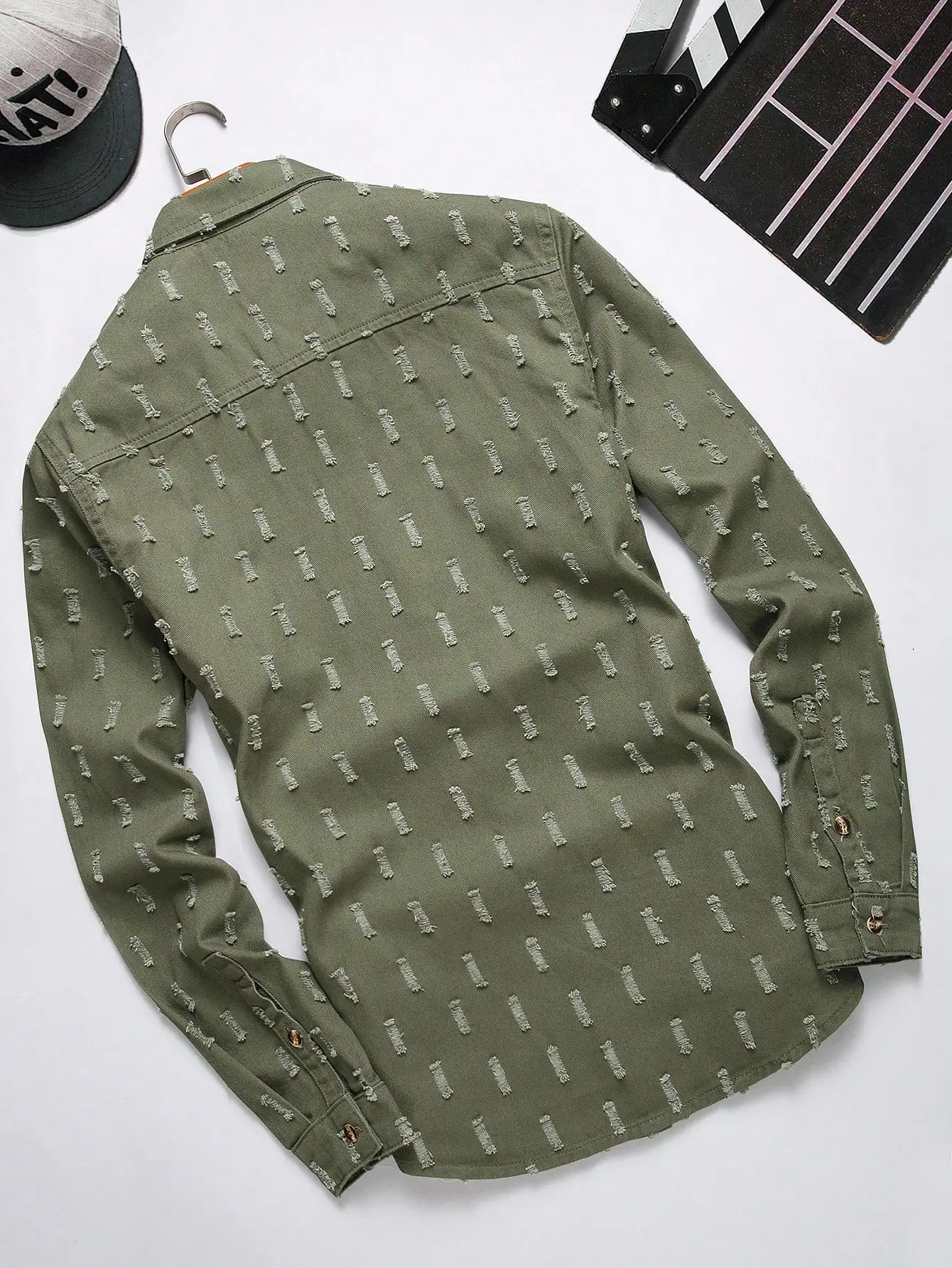 Men's Army Green Textured Ripped Long-Sleeve Denim Shirt, Vintage Casual Lapel Workwear Shirt with Chest Pocket