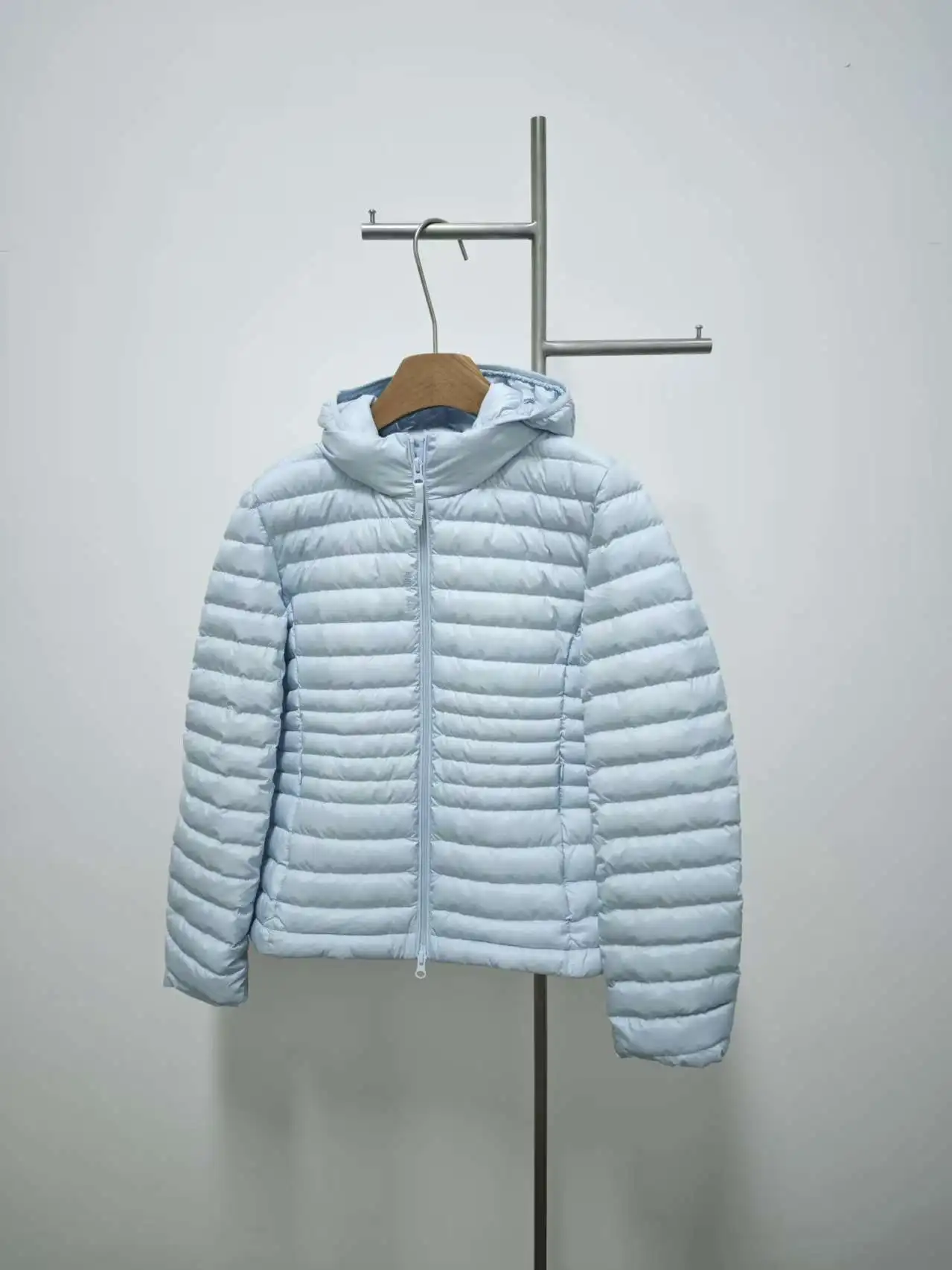 Chaqueta desmontable con cuello levantado y hombros descubiertos para el calor del invierno, chaqueta rellena de plumón de pato blanco para mujer, novedad de 2025