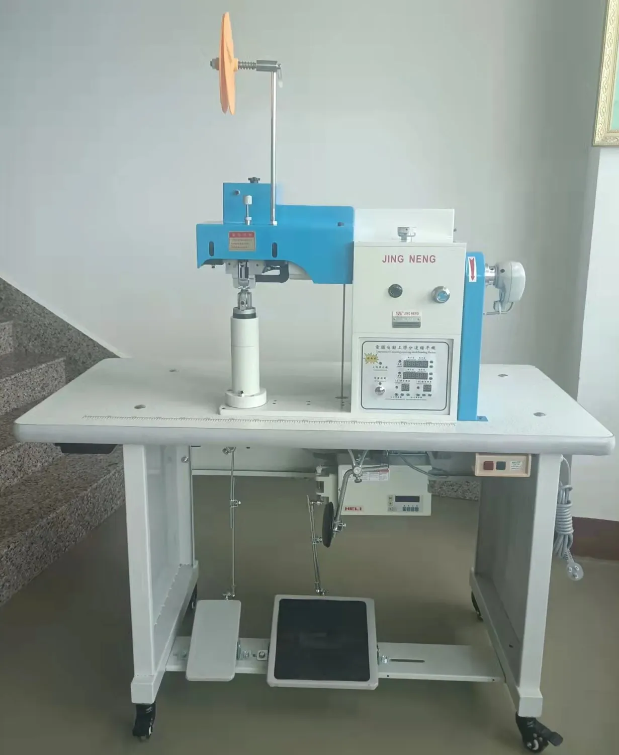 Automatic Glue Coating Side Separating Hammering Machine Punching Machine