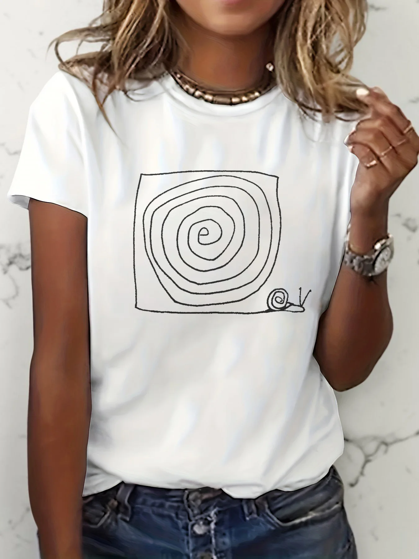 Women's Snail Spiral Line Art Print Short Sleeve T-Shirt Casual Crew Neck Minimalist Cute Snail Graphic Tees