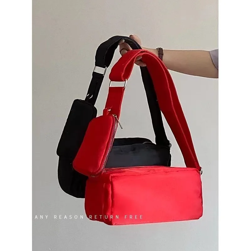 

New Women's Bag Korean red simple niche casual sports versatile nylon cloth toast single shoulder strap armpit letter bag