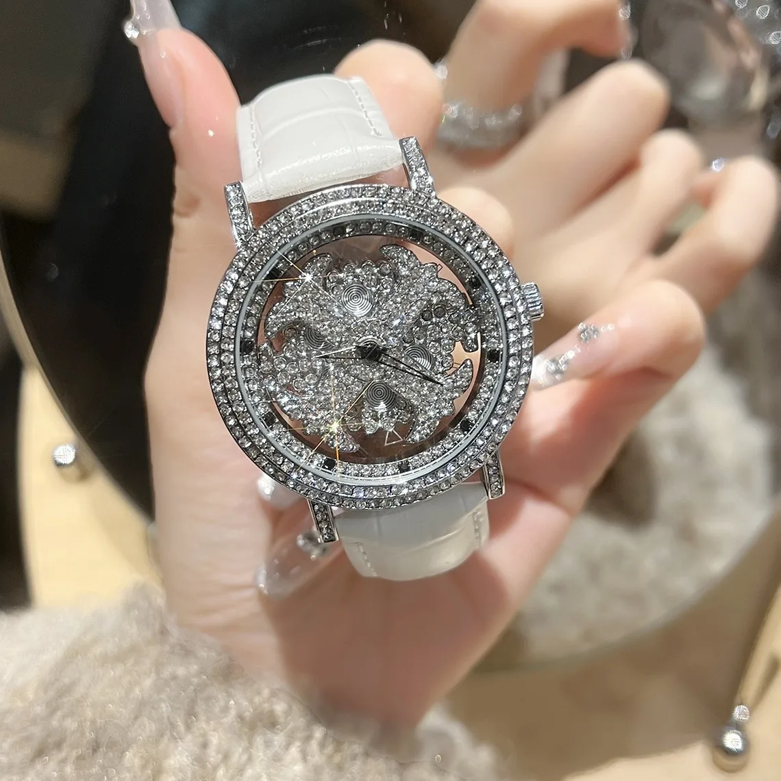 popular-women's-watch-with-fashionable-large-dial-pentagram-watch-for-girls-snowflake-rotating-hollow-women's-watch