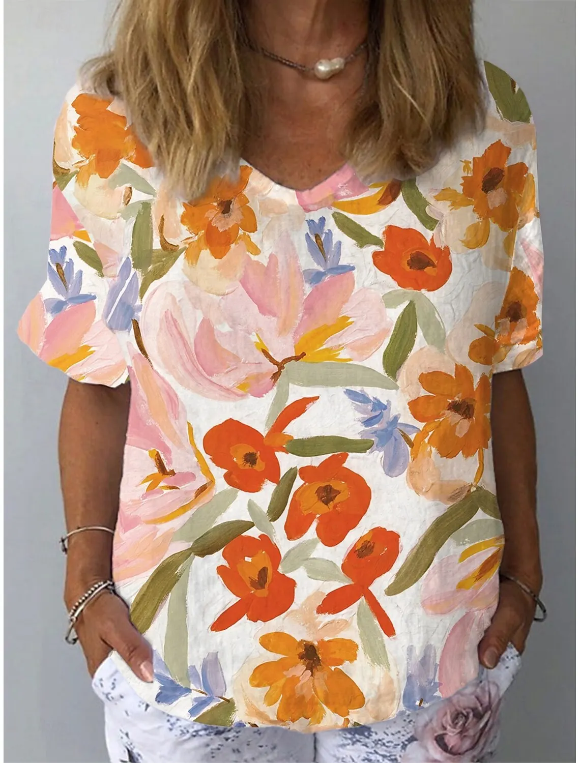 

Women's Trendy T-Shirts Flower Graphics Fashion Short Sleeved V-Neck Regular Tops Daily Prints Tee 2025 Summer Y2K Casual Tops