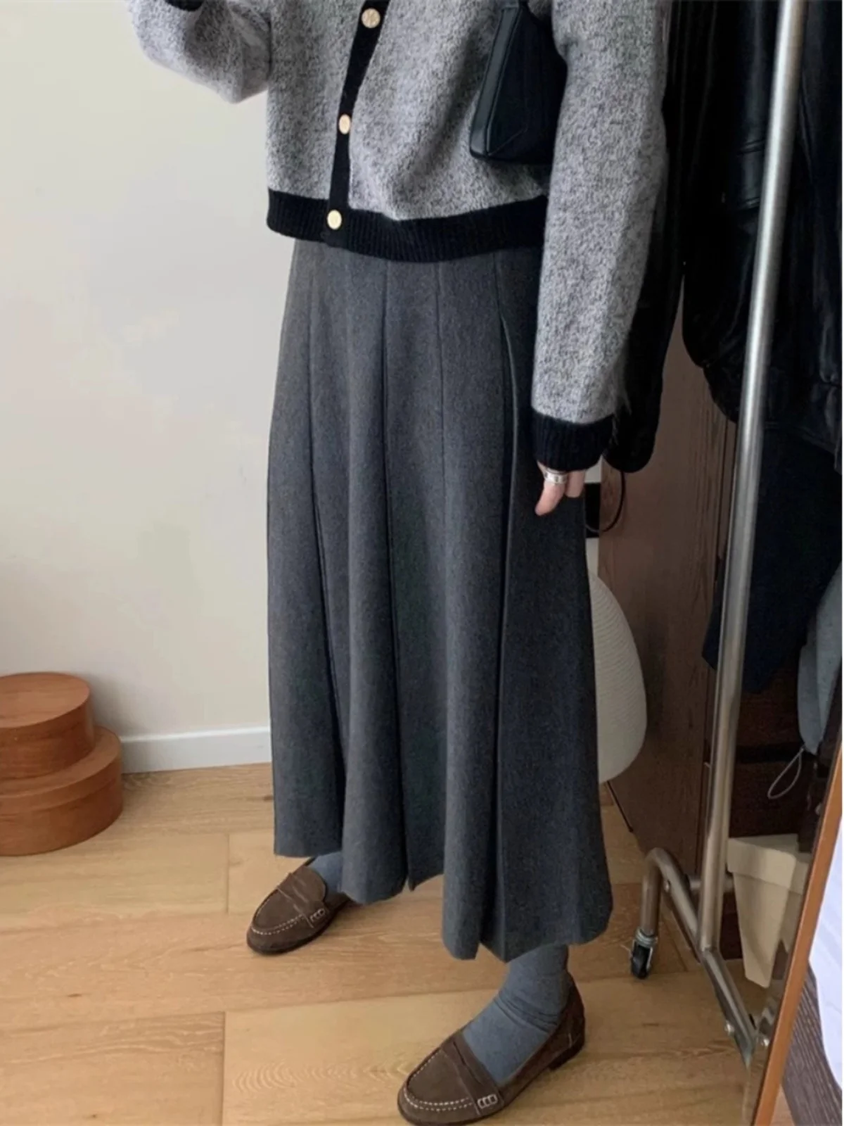 2025 Women's Autumn Winter New High Waist Woolen Skirt Female Thicken Warm Long Skirts Ladies Solid Color A-line Skirt A251