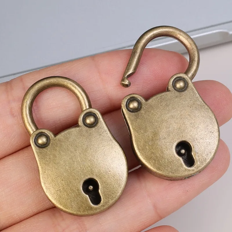 20/1 قطعة العتيقة برونزية غلق بمشبك قفل معدني خمر الدب الصغير قفل صندوق الأمتعة مفتاح قفل لصندوق المجوهرات علبة خشبية الأجهزة