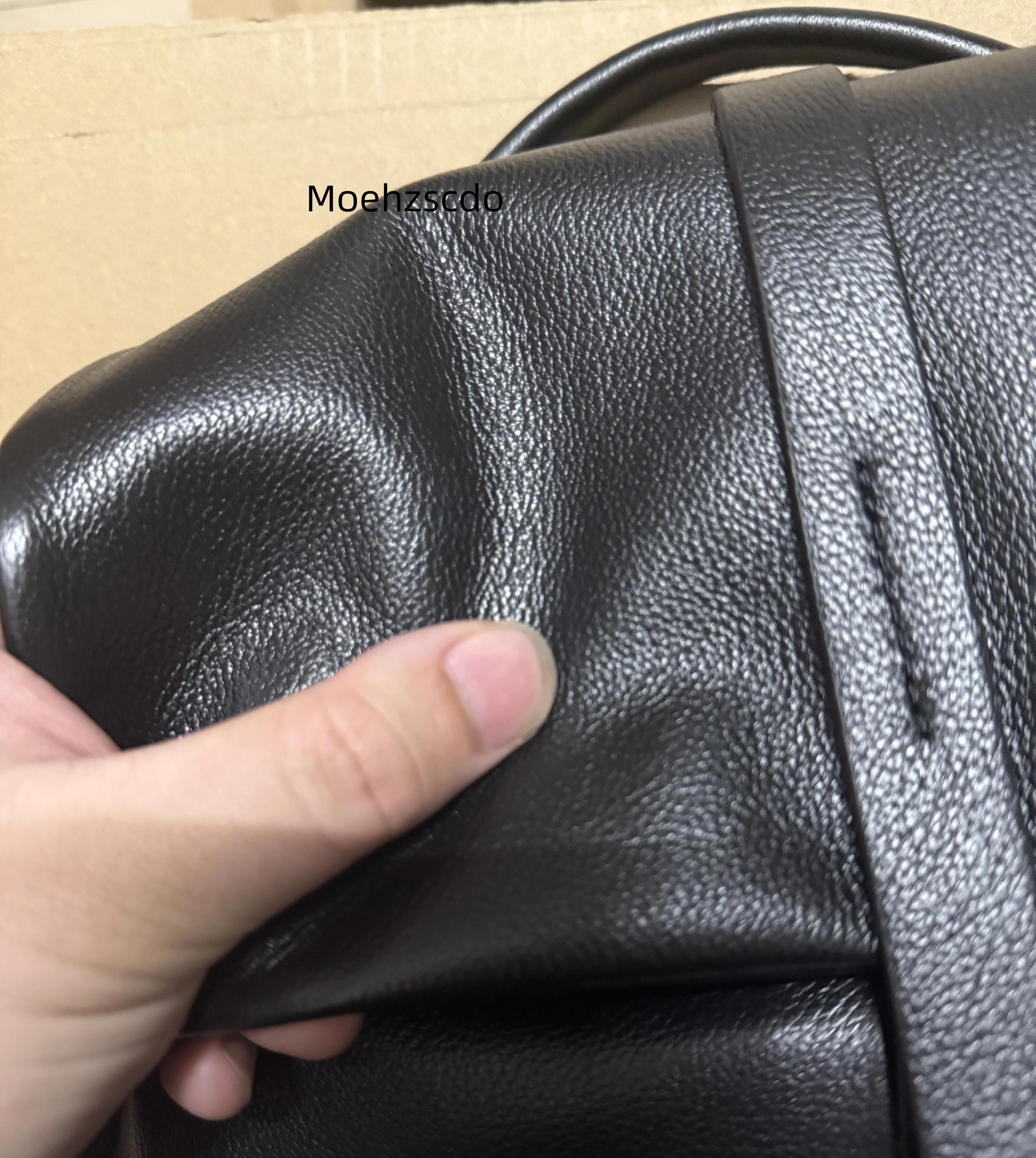 حقيبة ظهر للعمل من الجلد الطبيعي للنساء 2025 حقيبة ظهر نسائية عصرية متعددة الوظائف ذات سعة كبيرة للسفر