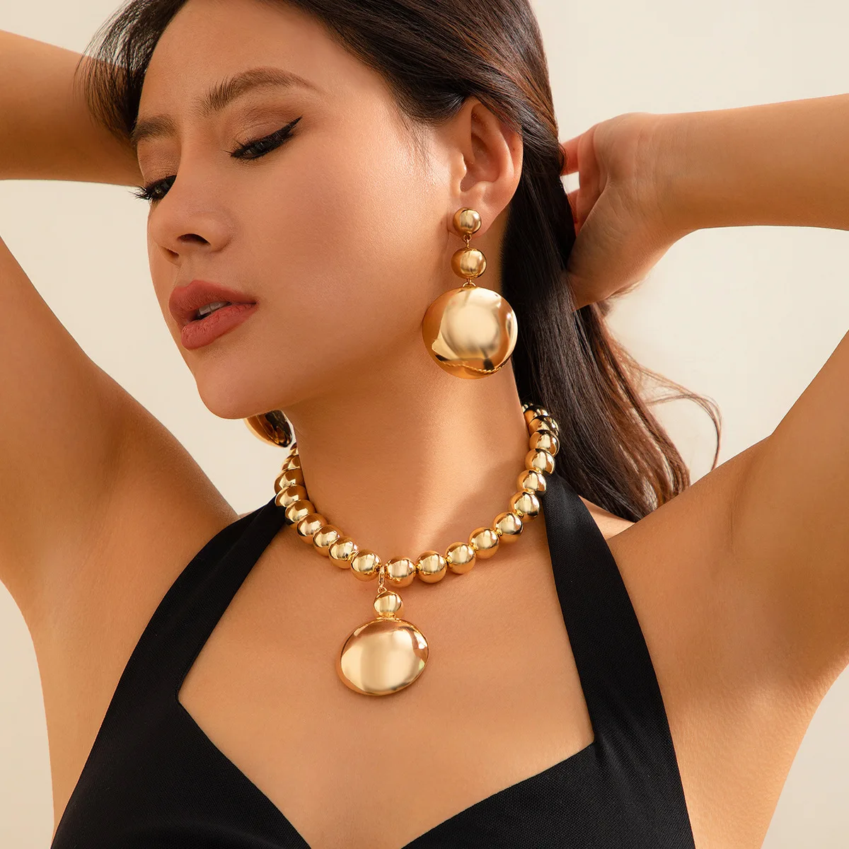 

Accessories Set Simple Beaded Neck Chain Choker Female Exaggerated Geometric Cyberwind Bead Necklace