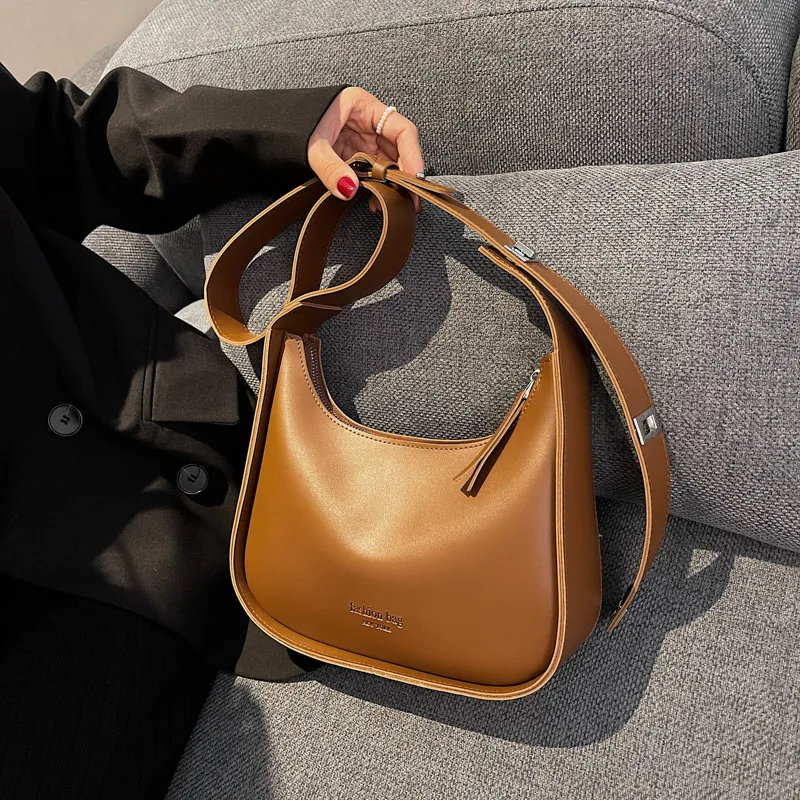 حقيبة كتف عادية للنساء بولي Leather الجلود نصف القمر حقيبة كروسبودي الفاخرة رسول حقيبة يد ومحفظة التسوق الهاتف محفظة بول
