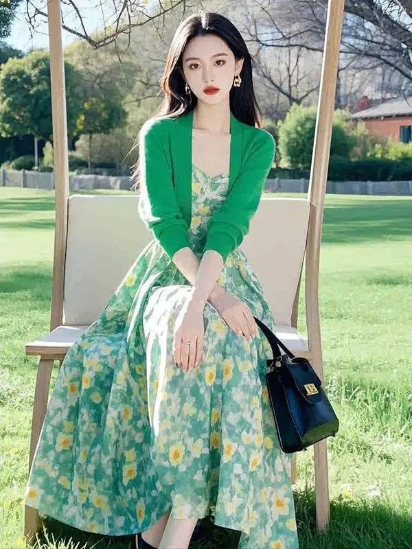 ชุดเซ็ตฤดูใบไม้ผลิ-ฤดูร้อนสำหรับผู้หญิง ชุดเดรสสวยสไตล์โดปานี คาร์ดิแกนลายดอกไม้ สายเดี่ยว ชุดน้ำชา ชุดสองชิ้น สไตล์ฝรั่งเศส ทรงเอไลน์