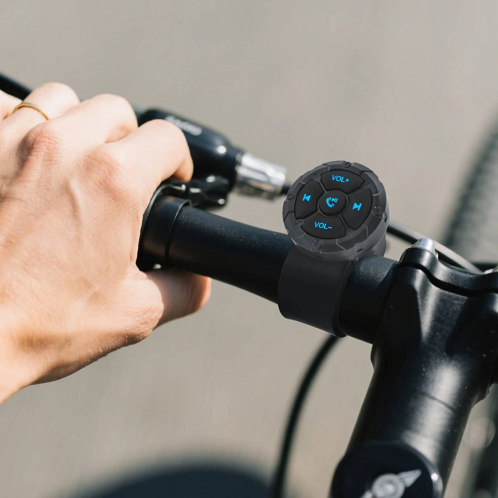 AD Car Steering Wheel Control 5 Keys Bluetooth-compatible Remote Button Helmet Earphone Motorcycle Handlebar Media Controller