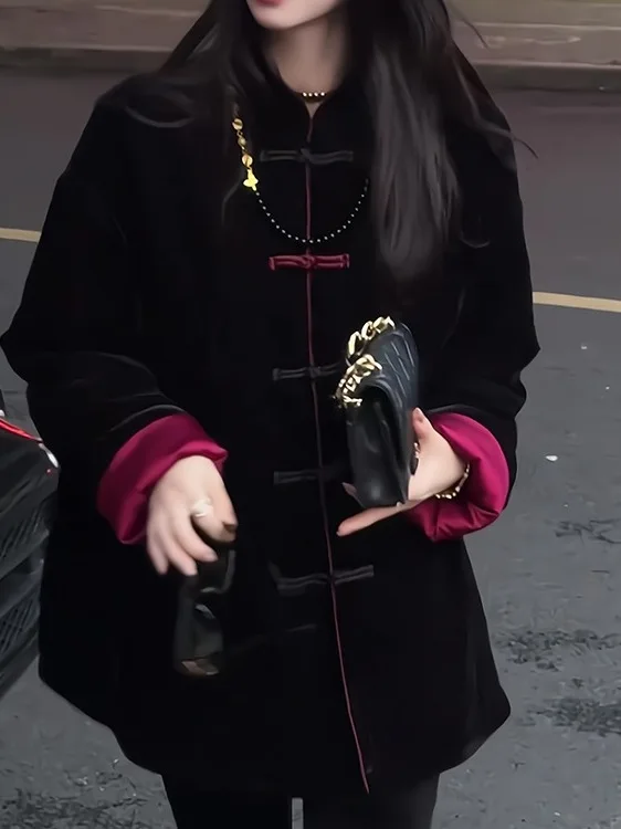 

Женское утепленное хлопковое пальто свободного кроя на пуговицах с длинным воротником в традиционном стиле для повседневной носки