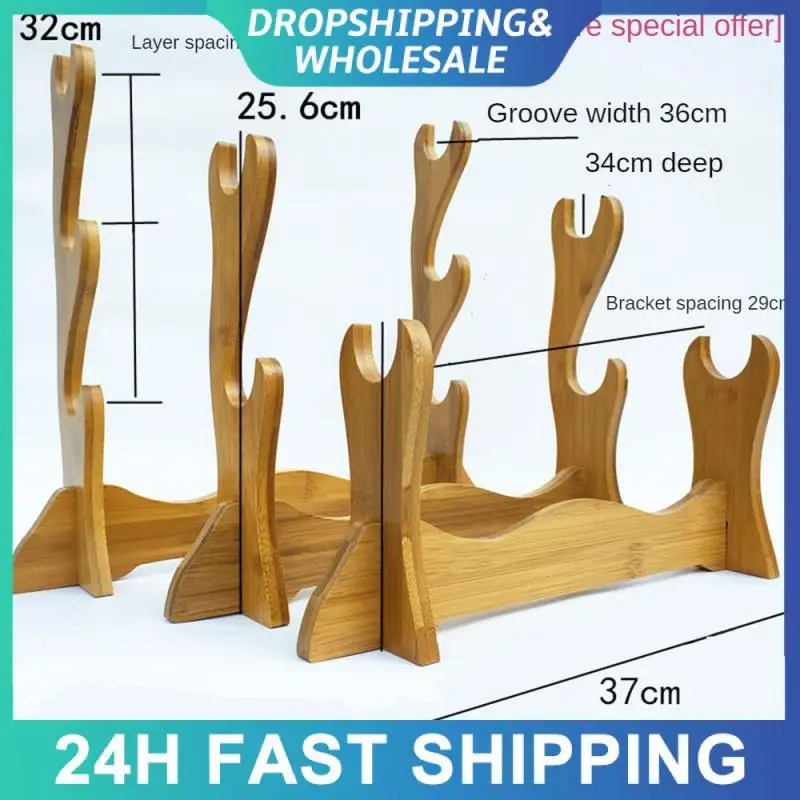 木製の職人技、収納用品、ログカラーディスプレイラック、水平サポート、絶妙な詳細を備えた水平ソードホルダー