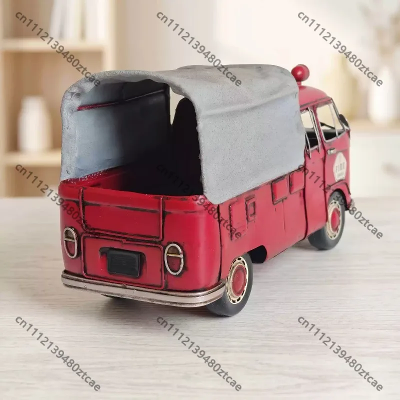 Retro Distressed Iron Red Fire Engine Miniature Ornament, Handcrafted Vintage Fire Vehicle Model, Desktop Display Decor
