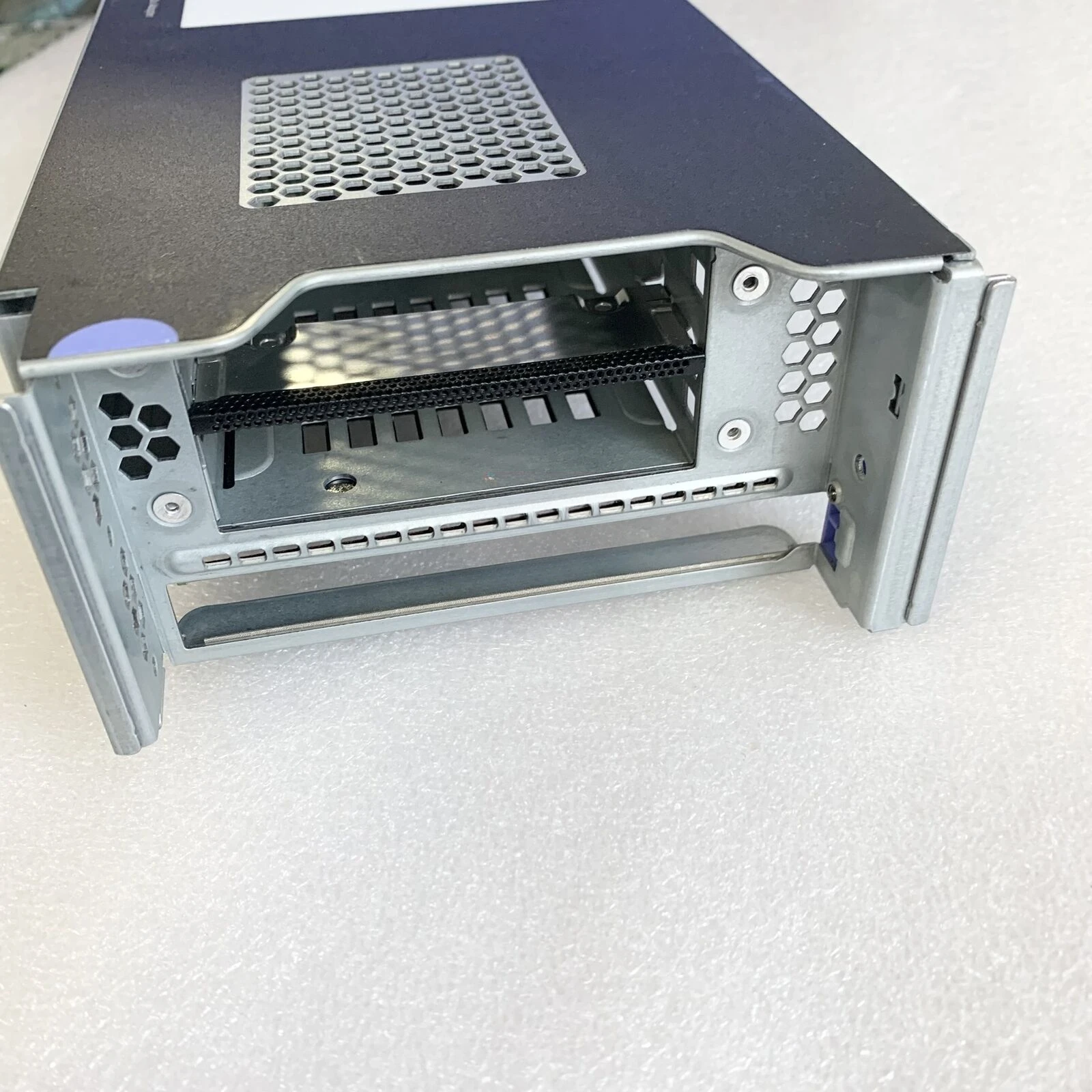 Lenovo X3650 M5 후면 2.5인치 * 2 하드 디스크 확장 보드 00FK658 00MU109 중고