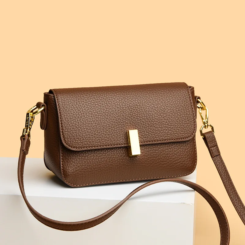 ​ ​ Kompakte, gesteppte, quadratische Tasche für Damen, Kaviar-Korn-Umhängetasche, minimalistische Silhouette, Coffee Run Ready Luxe Essential ​ ​