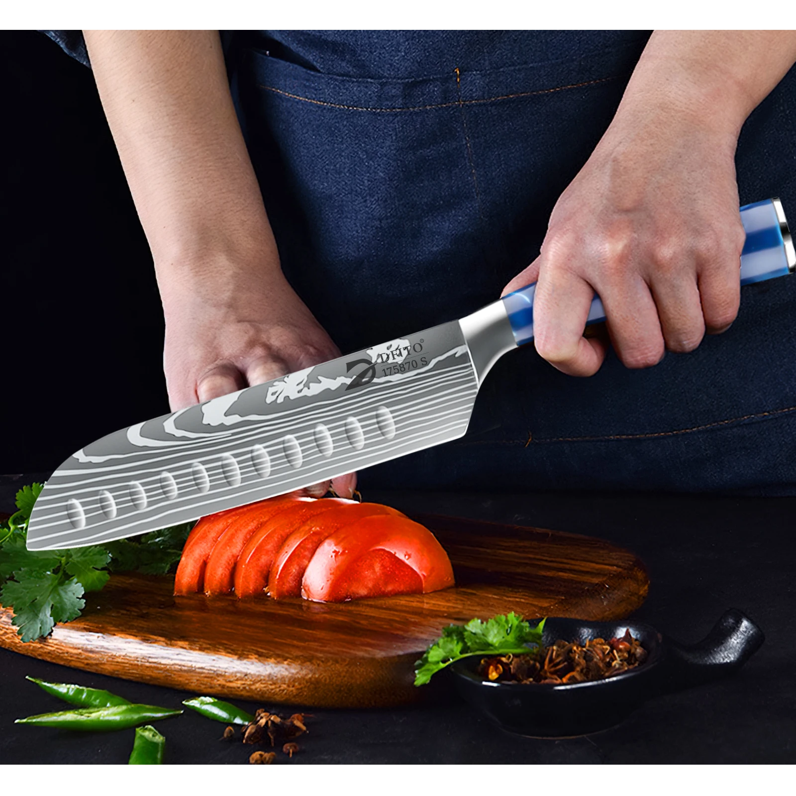8-teiliges Küchenmesser-Set aus 7CR17MOV Edelstahl mit Kochmesser, Hackmesser, Brotmesser, Santoku-Messer, Schälmesser, Ausbeinmesser, blauem Harzgriff, Messertasche und Klingenschutz sowie Schleifstab – Detail 7