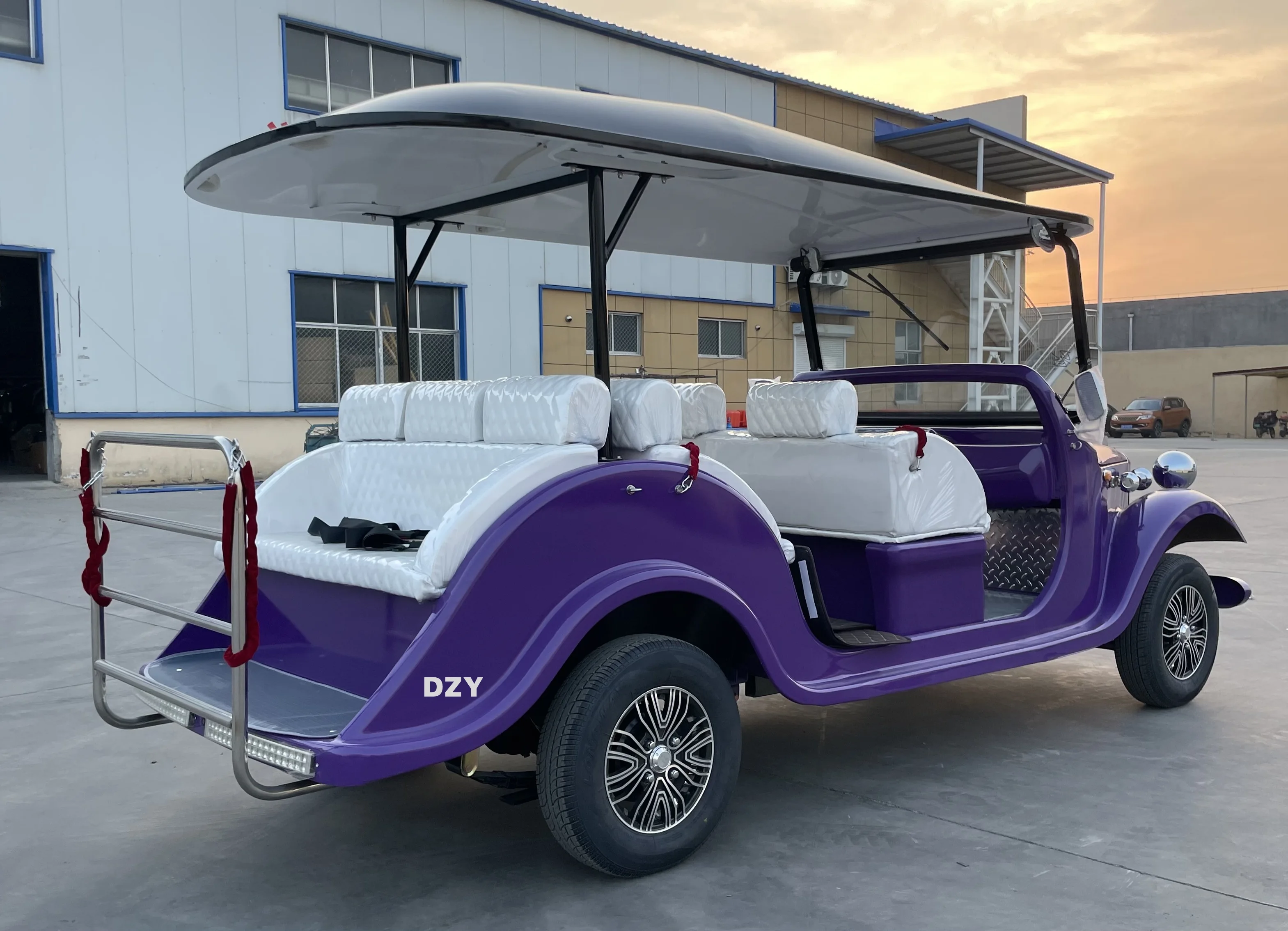 

OEM electric classic sightseeing car, vintage car, wedding car, luxury sedan, vintage car, golf car, new energy sightseeing car