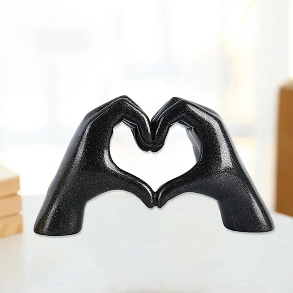 

Table Decor Statue Resin Heart Statue Unique Resin Hand Gesture Statues for Eye-catching Room Wedding Decor Heart for Couples