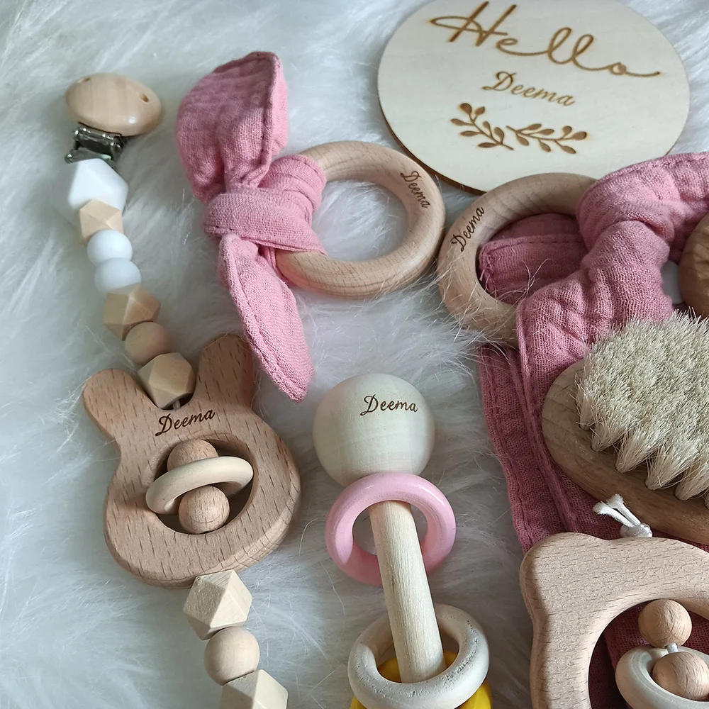 10 Pieces Of Personalized Name Newborn Bath Toy Gift Set 0-12 Months Old Baby Rattle Toy Baby Boy Girl Birth Name Plate Gift Set