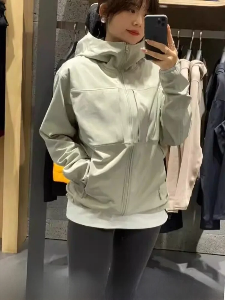 

Outdoor Men's Fleece Lined Soft Jacket Windproof 3D Cut Waterproof Standard Fit Zipper Closure Hooded Coat for Couples
