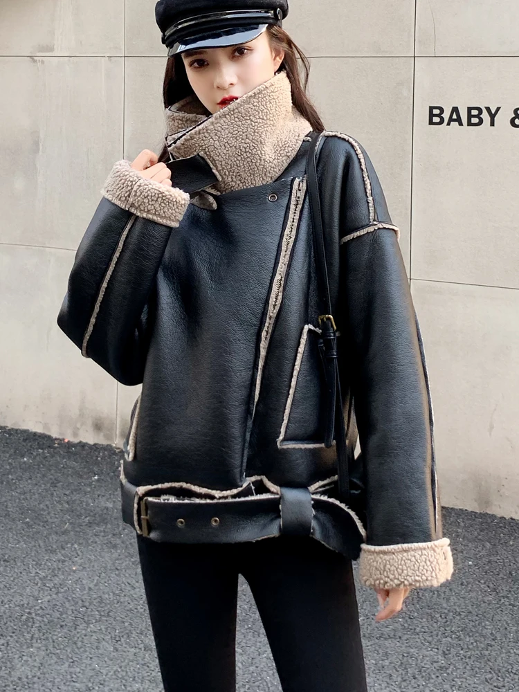 Giacca da motociclista foderata in pelliccia da donna Colletto alla coreana Lungo Sve Street Sle Cappotto in pelle dalla vestibilità ampia Design invernale Colletto con fatturato grande