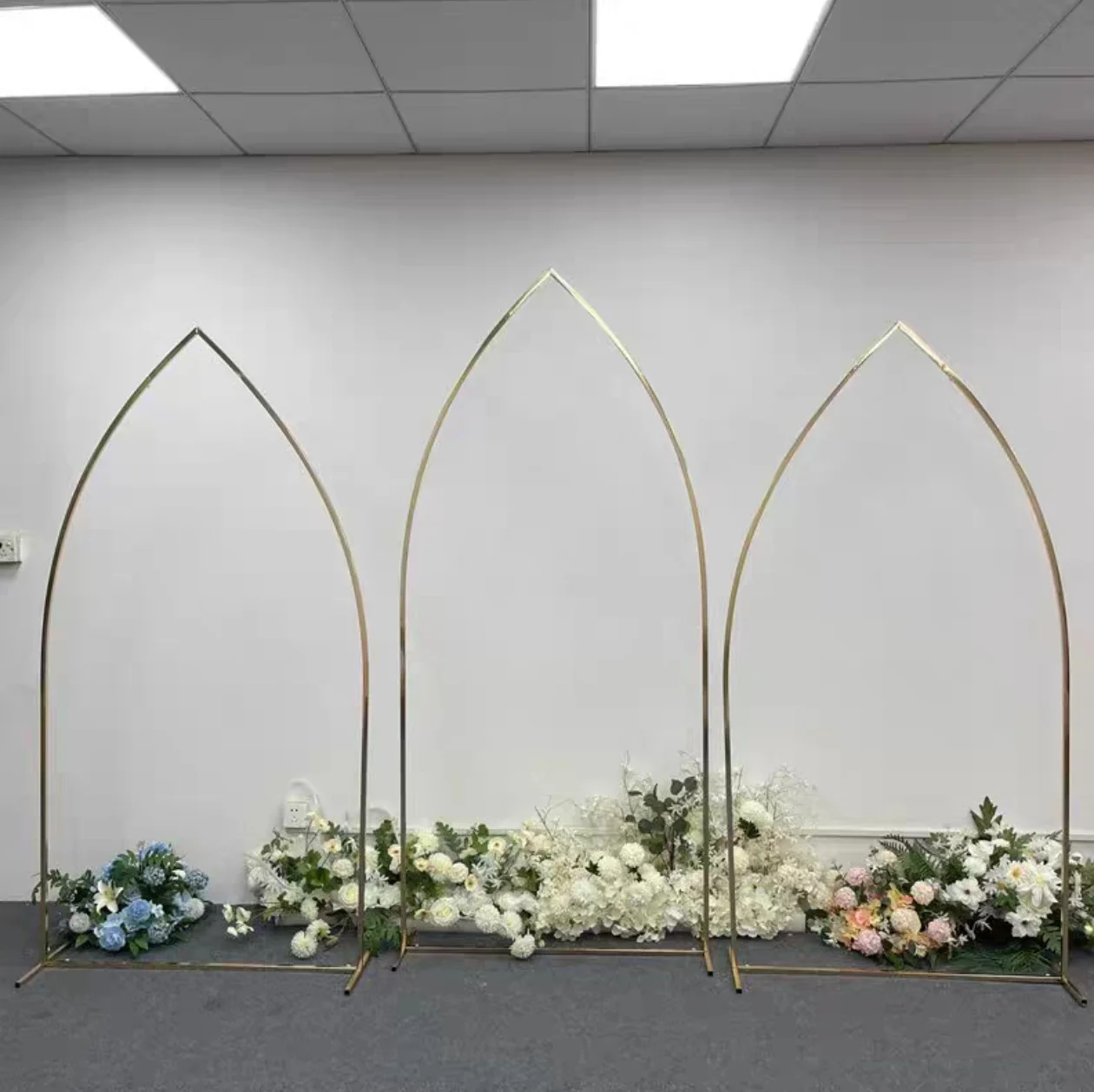 3 Pcs/set Gilded Sharp angle Arc Screen Shelf Wedding Props Arch Flower Stand Party Stage Backdrop Decor Floral Frame Ornaments