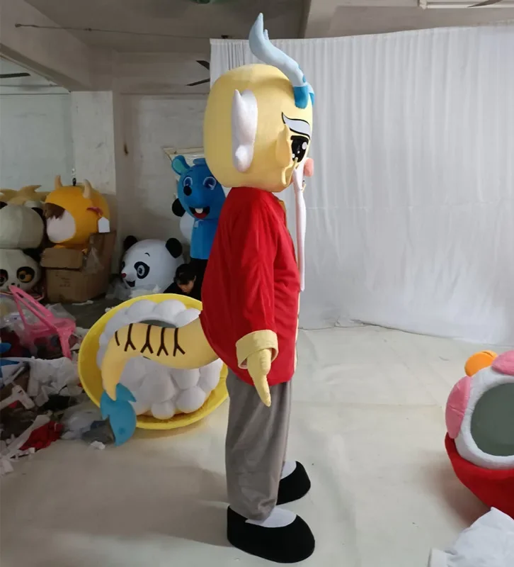 Dragon King's Plush Props Performance Showcases Dragon Grandpa's Mascot Cartoon Doll Costumes