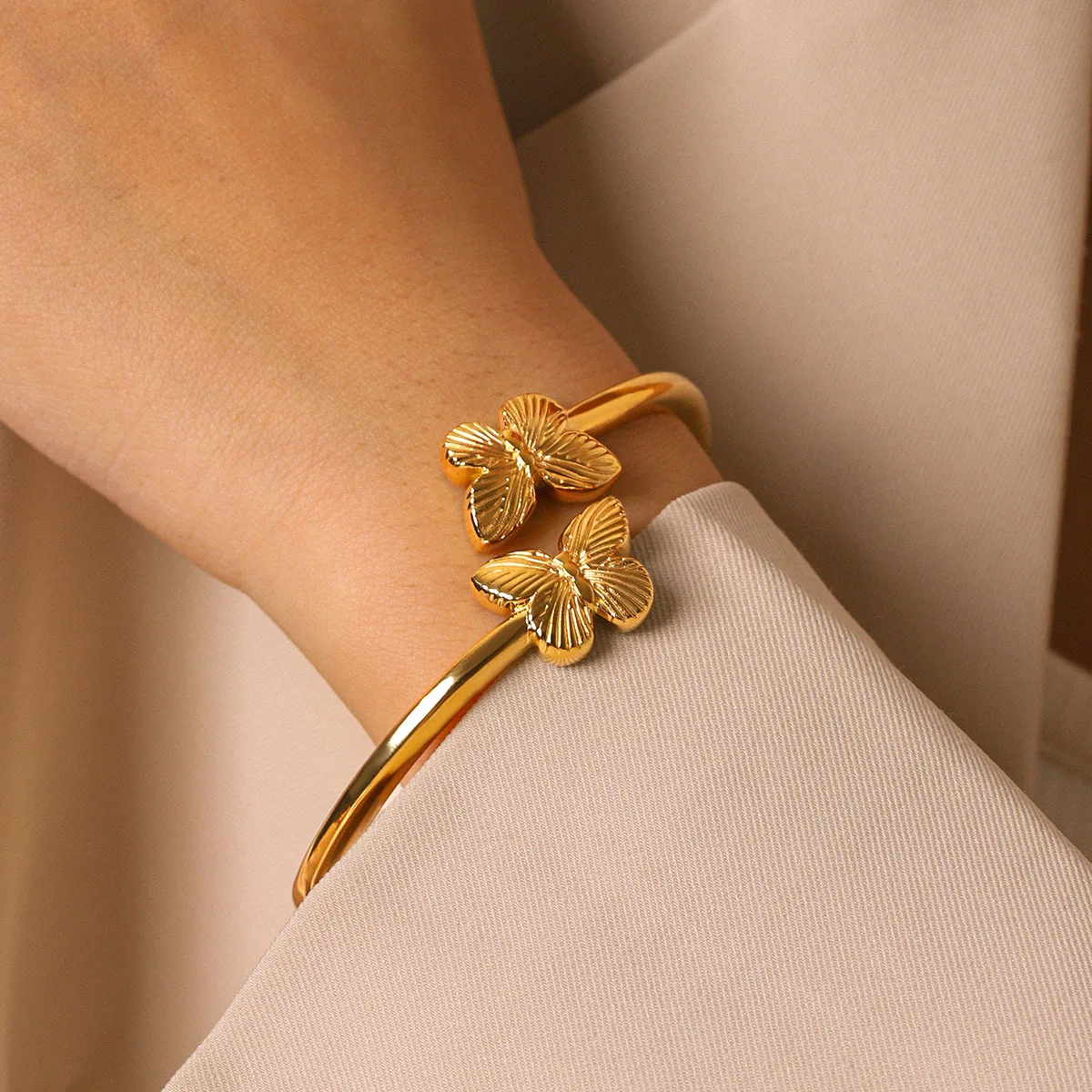 18k Gold Stainless Steel Bangle, Niche Light Luxury High-end Butterfly Open Bracelet, Titanium Steel Jewelry