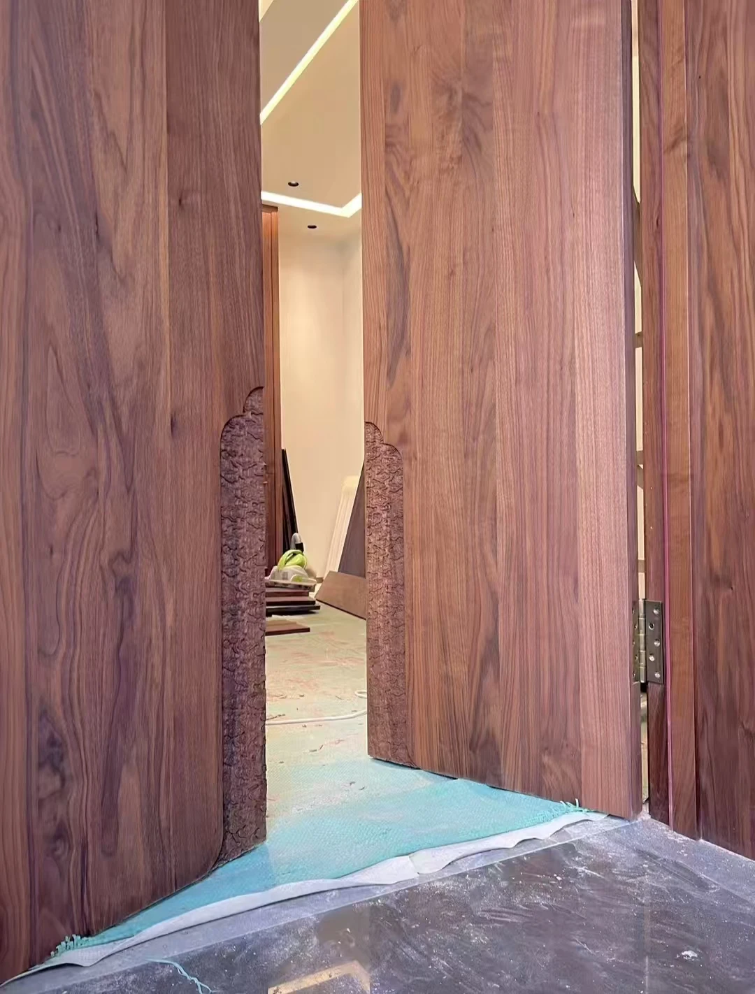 Competitive Price Double Entrance Wood Door Red Oak Wooden Interior Villa Doors with Mortise and Tenon Joint