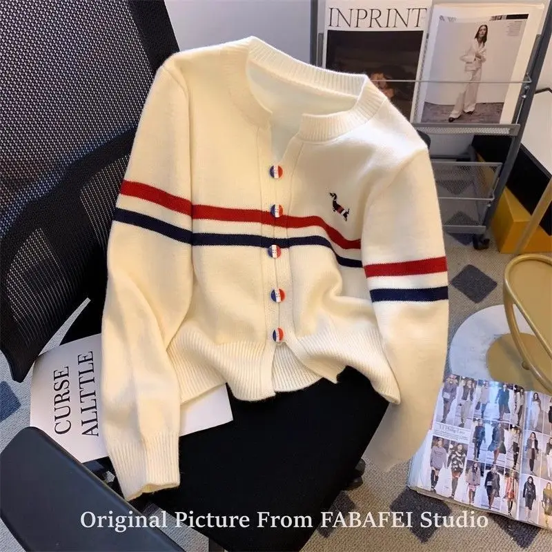 방풍니트골프 Autumn Winter Golf Wear Women 2024 New Korean Golf Sweater Fashion V-neck Puppy Embroidery Knit Top Women Golf Clothes 명품