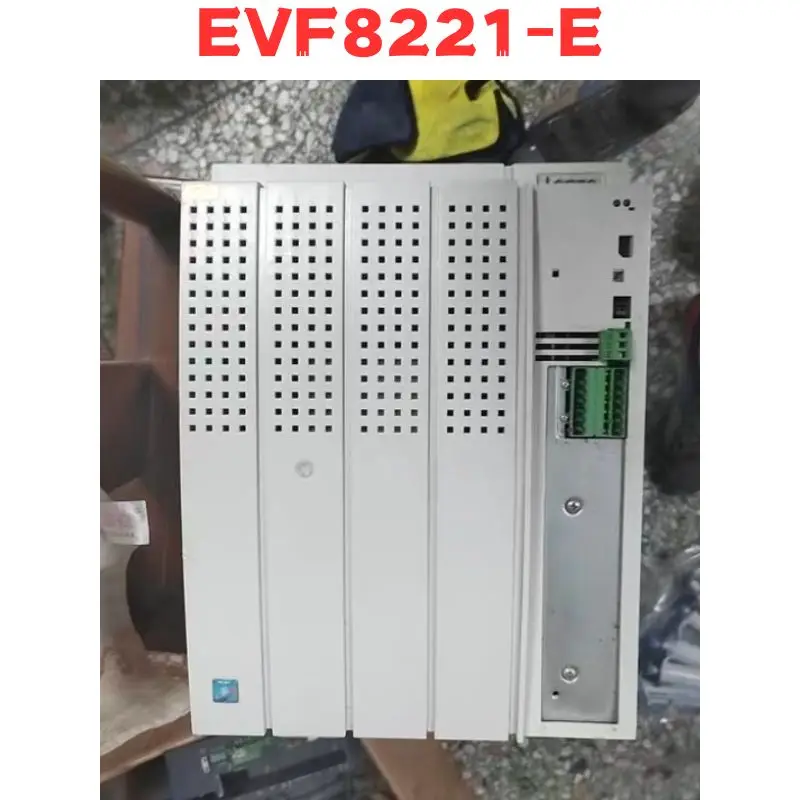 

EVF8221-E Б/у инвертор EVF8221 E протестирован