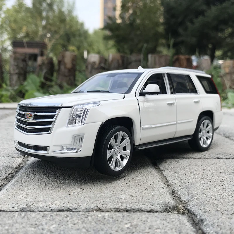 WELLY 1:27 Cadillac Escalade SUV Alloy Car Model Diecasts Metal Toy Off-road Vehicles Car Model Simulation Collection Kids Gifts