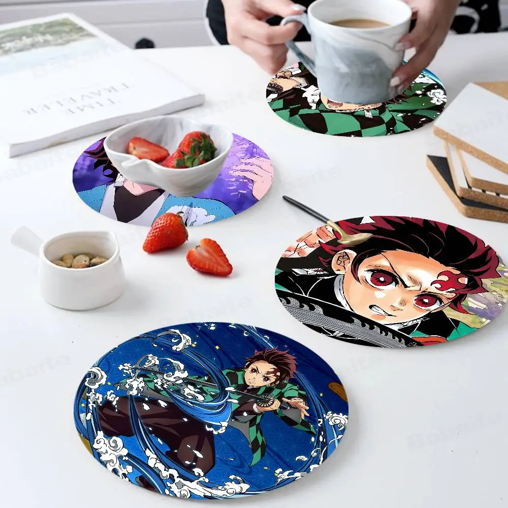 

Anime Character Tanjiro Kamado Themed Wooden Coaster Creative Heat-Resistant Non-Slip Table Mat, Suitable for Protecting Desktop