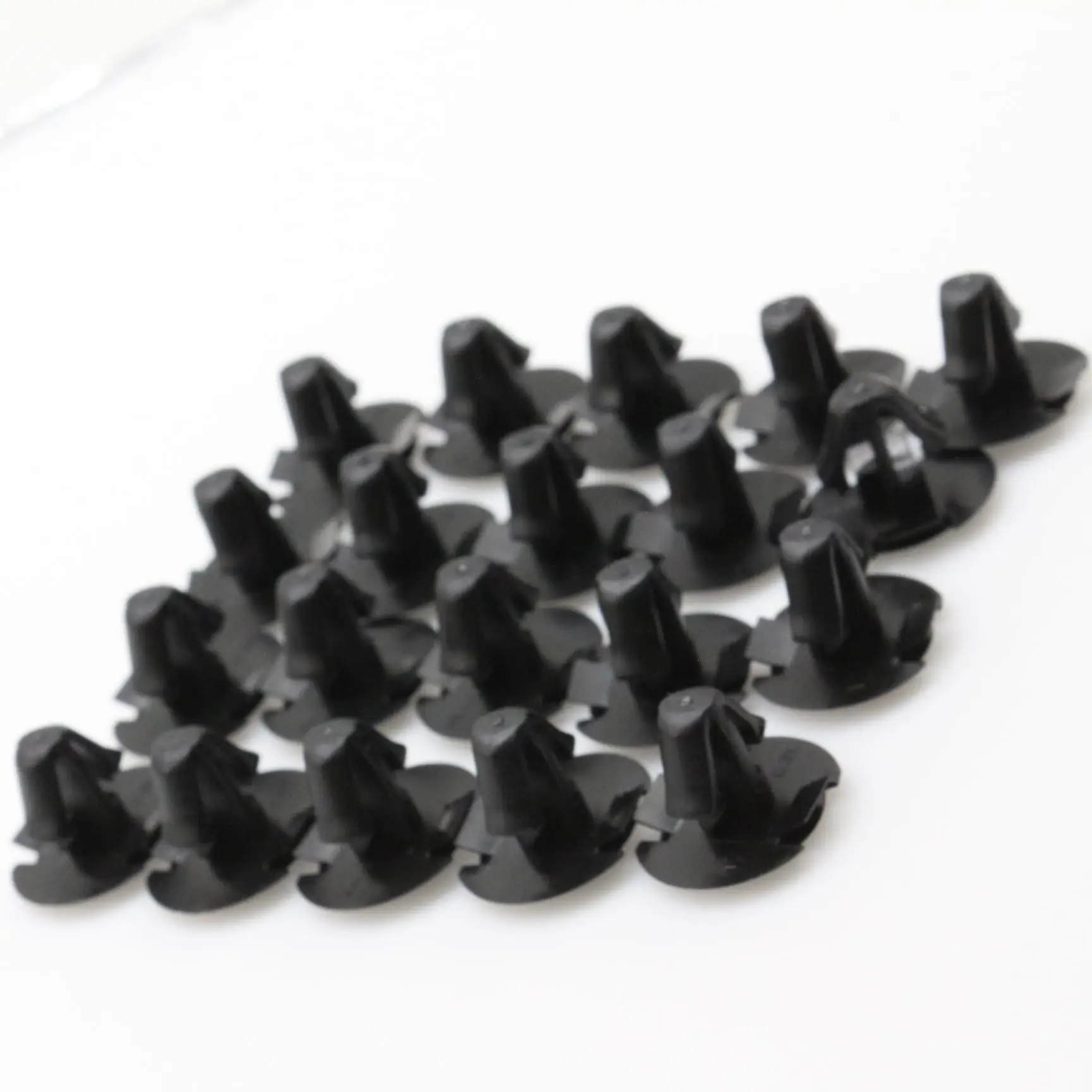 20 pcs Fender Liner Clips Fasteners Nylon Black Nylon Retainer Pin For Lexus GS350 ES300h ES350 LS460 LS600h Toyota Camry RAV4